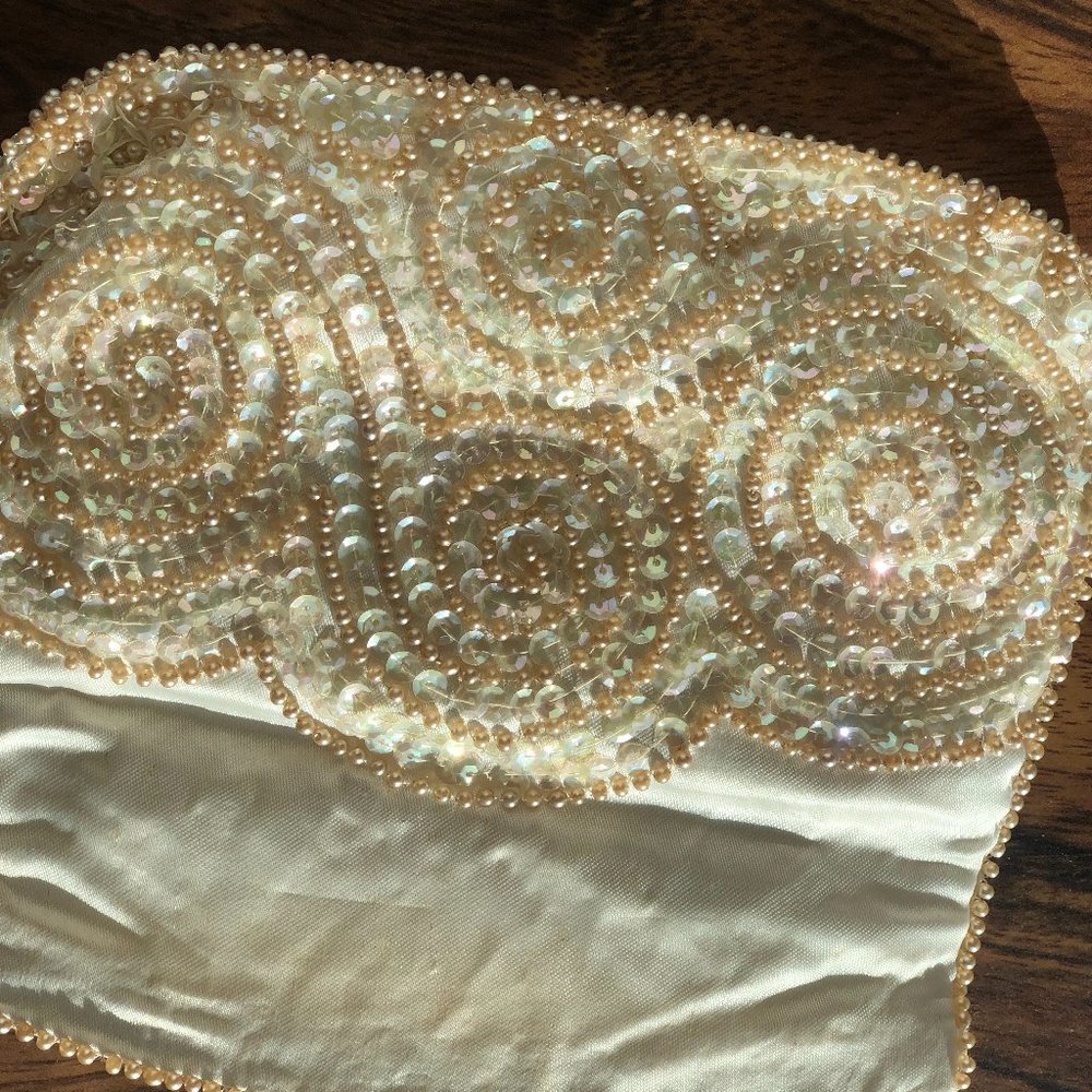 Pearl and sequin Vintage Evening Bag, fold over, fully lined, zipper closure.